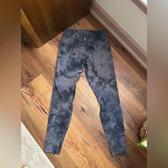 lululemon athletica Charcoal Tie-Dye Leggings - Picture 6 of 7